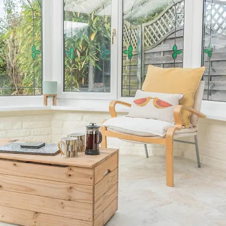 Pass The Keys Lovely Two Bedroom Vegan Bungalow Dom wakacyjny Kendal